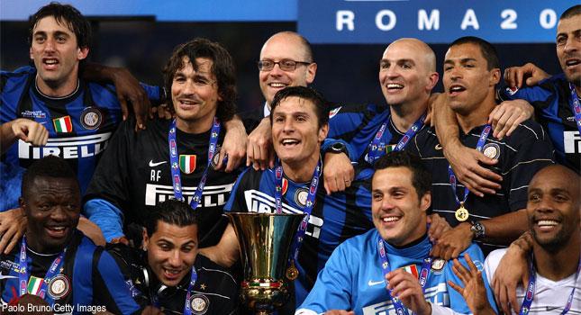 Inter Milan's players receiving the medals after the victory in Cup Finals
